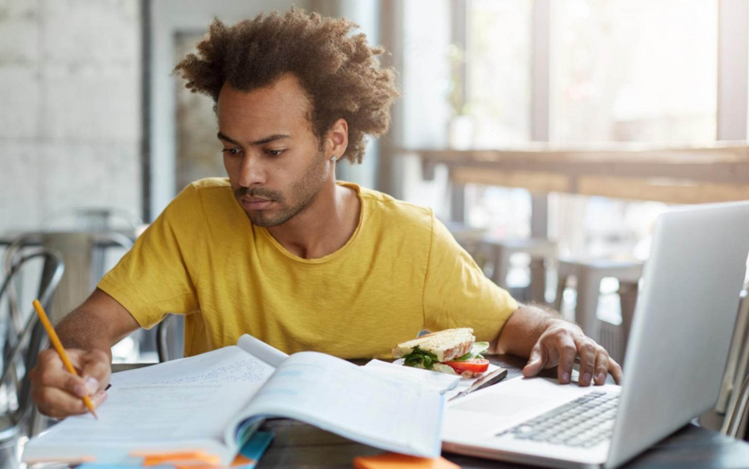 Espace d'apprentissage financier collaboratif